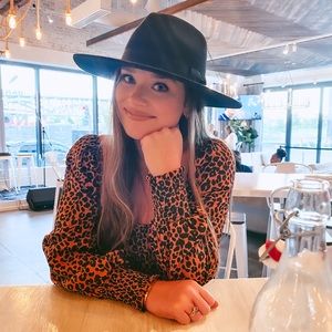 Meet your Posher, Baylee